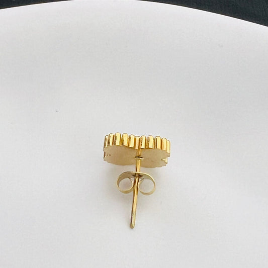 قرط من الفولاذ المقاوم للصدأ - زهرة واحدة خضراء