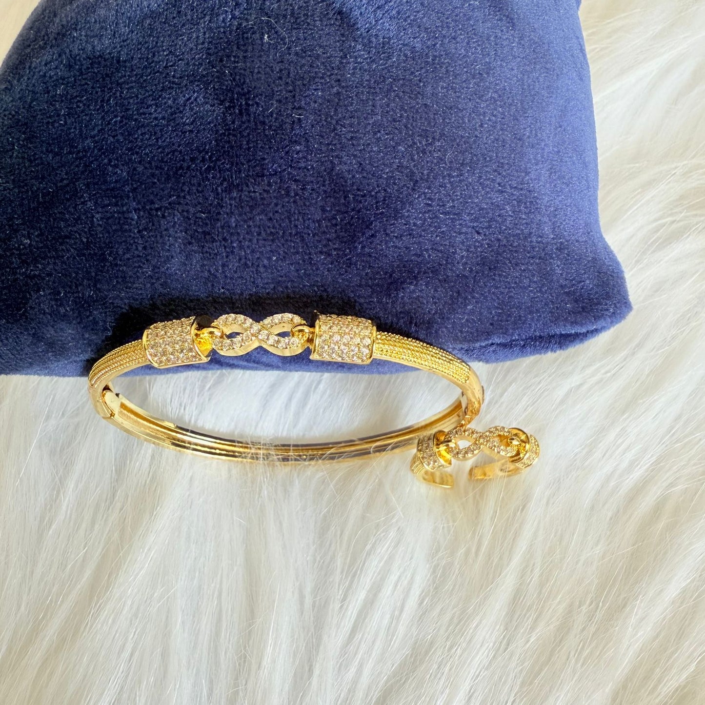 Set - 2 pieces bracelet and ring free size zircon infinity