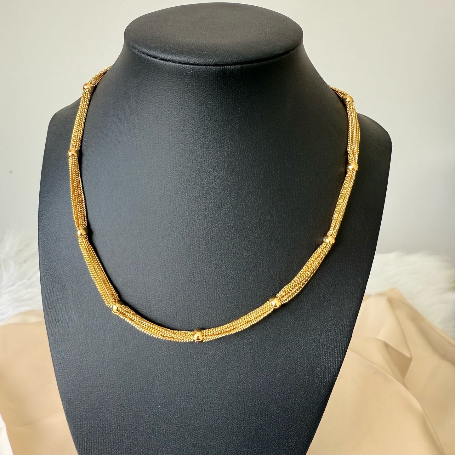 Necklace - Gold thin chains with each other
