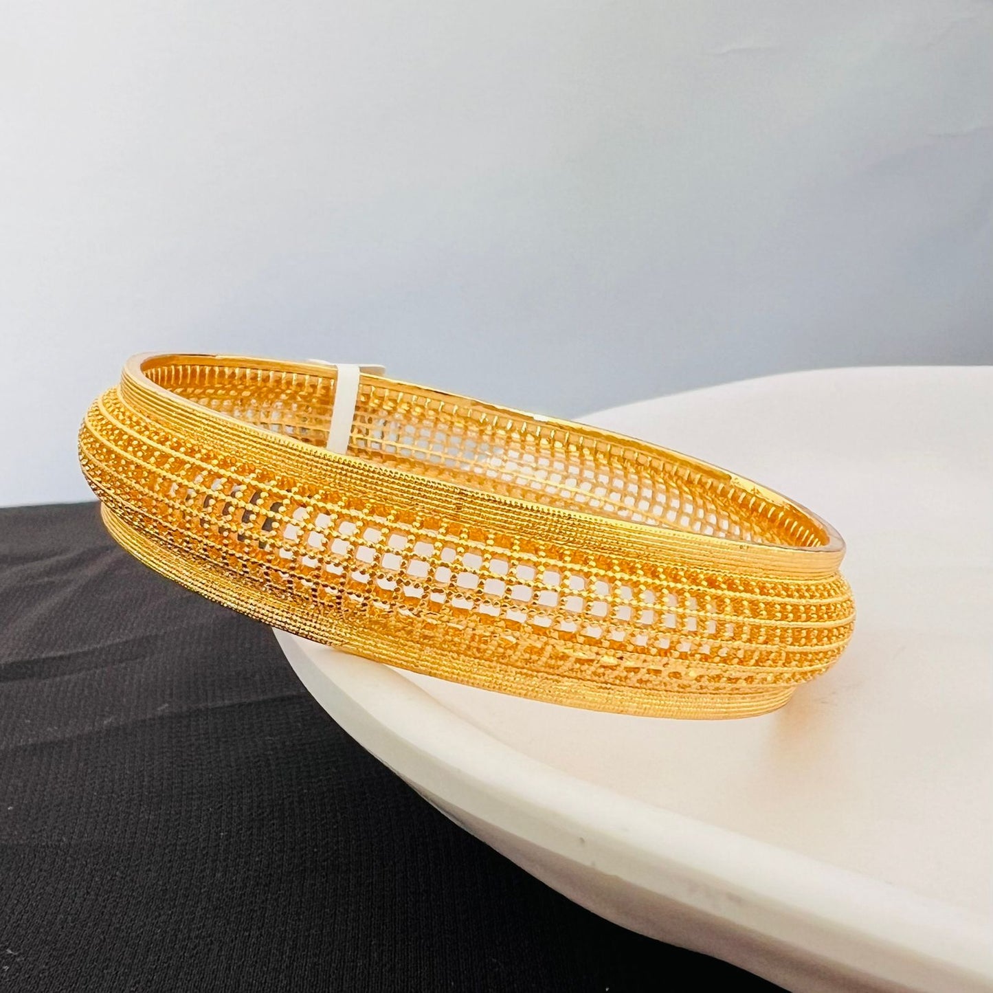 Bracelet - Simple wide gold bangle