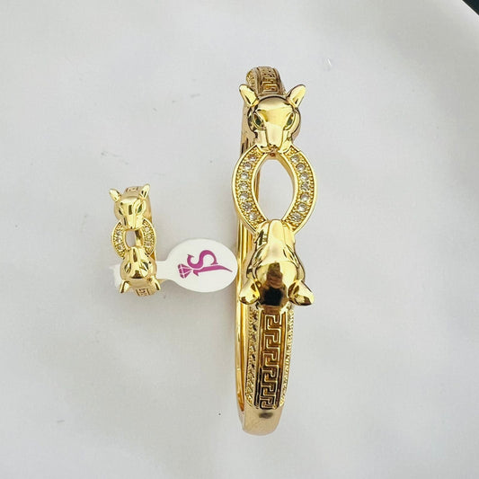 طقم - قطعتين سوار وخاتم مرصع بأحجار الزركون المتعرجة