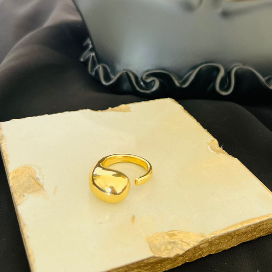 Ring - ring free size one lope shape