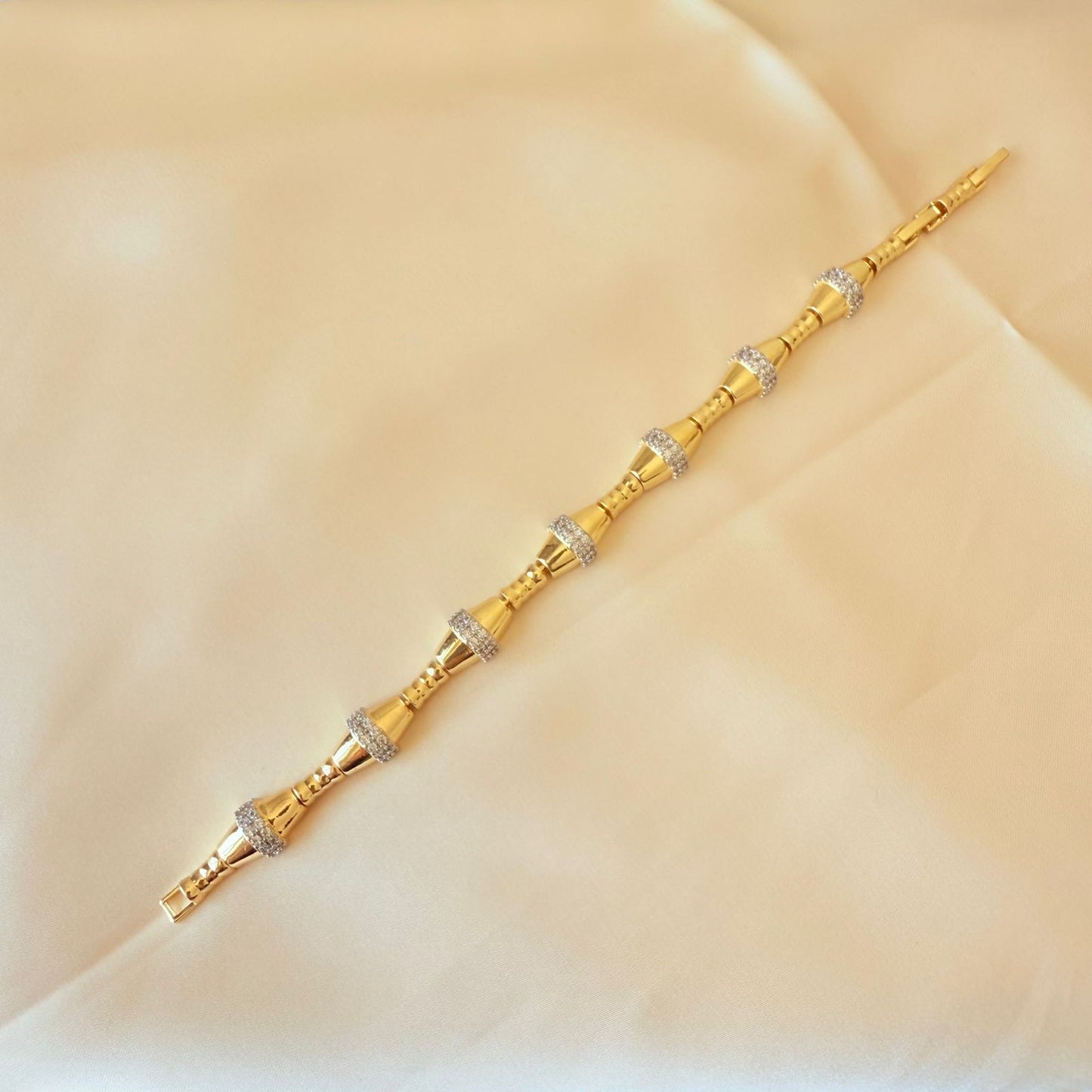 Bracelet - Gold-plated bracelet simple new design