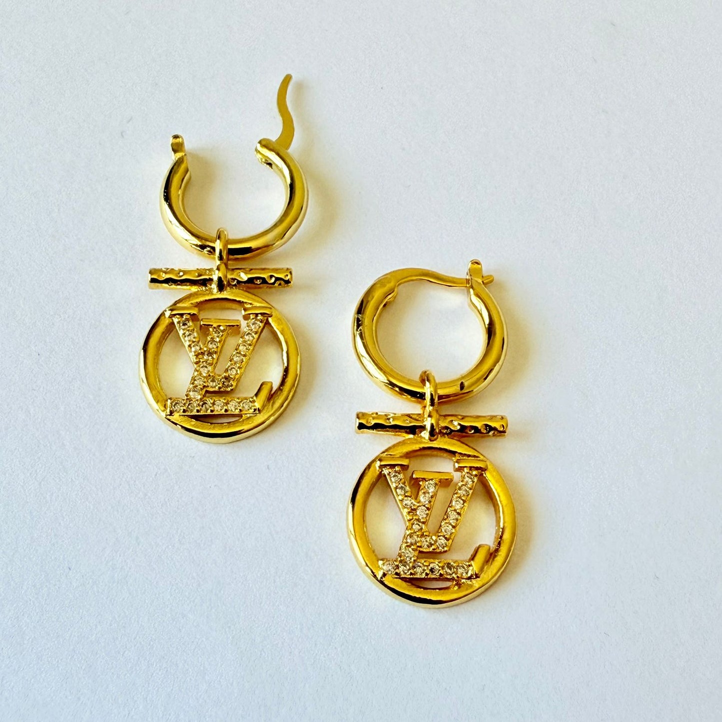 Earring - Simple circle letters zircon