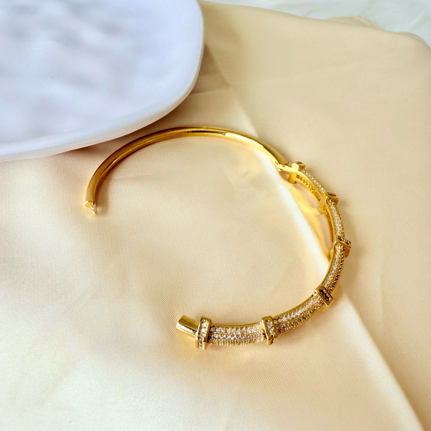 Bracelet - Gold-plated bangle luxury shape