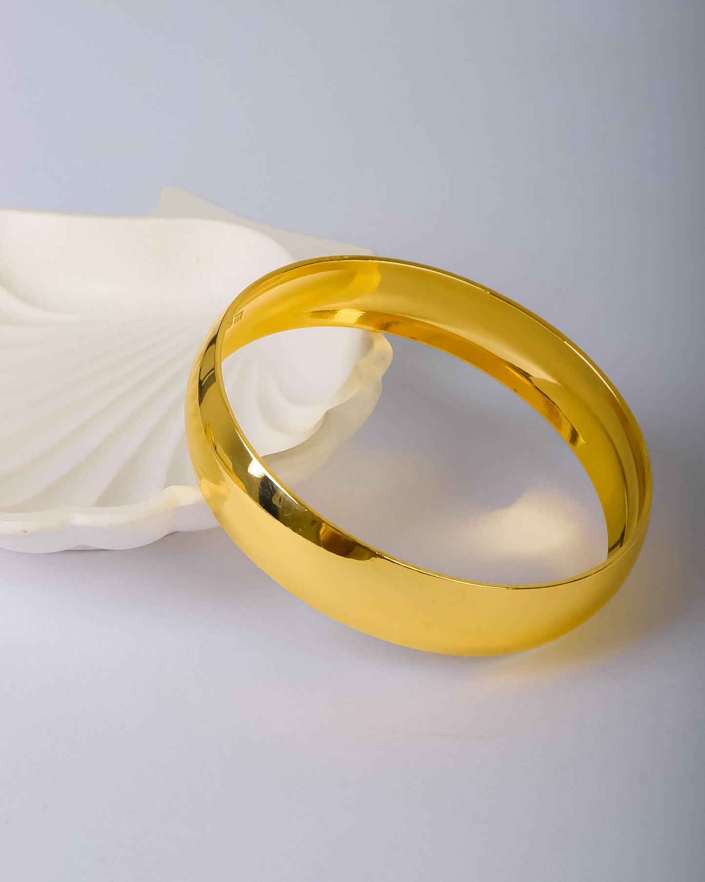 Bracelet - Simple design bangle