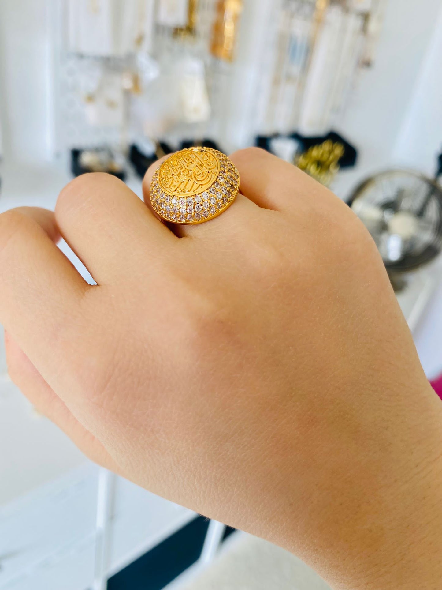 Ring size 7/8/9 - circle and cloves kol a3wz barb elfalq