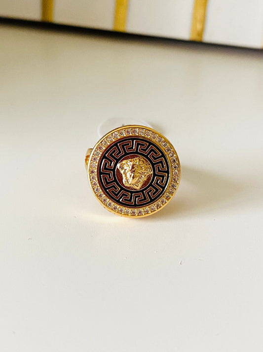 Ring size 7/9 - circle lion black