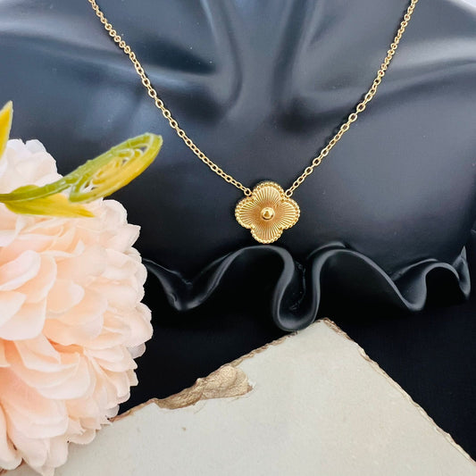 Necklace - Stainless steel one Gold flower