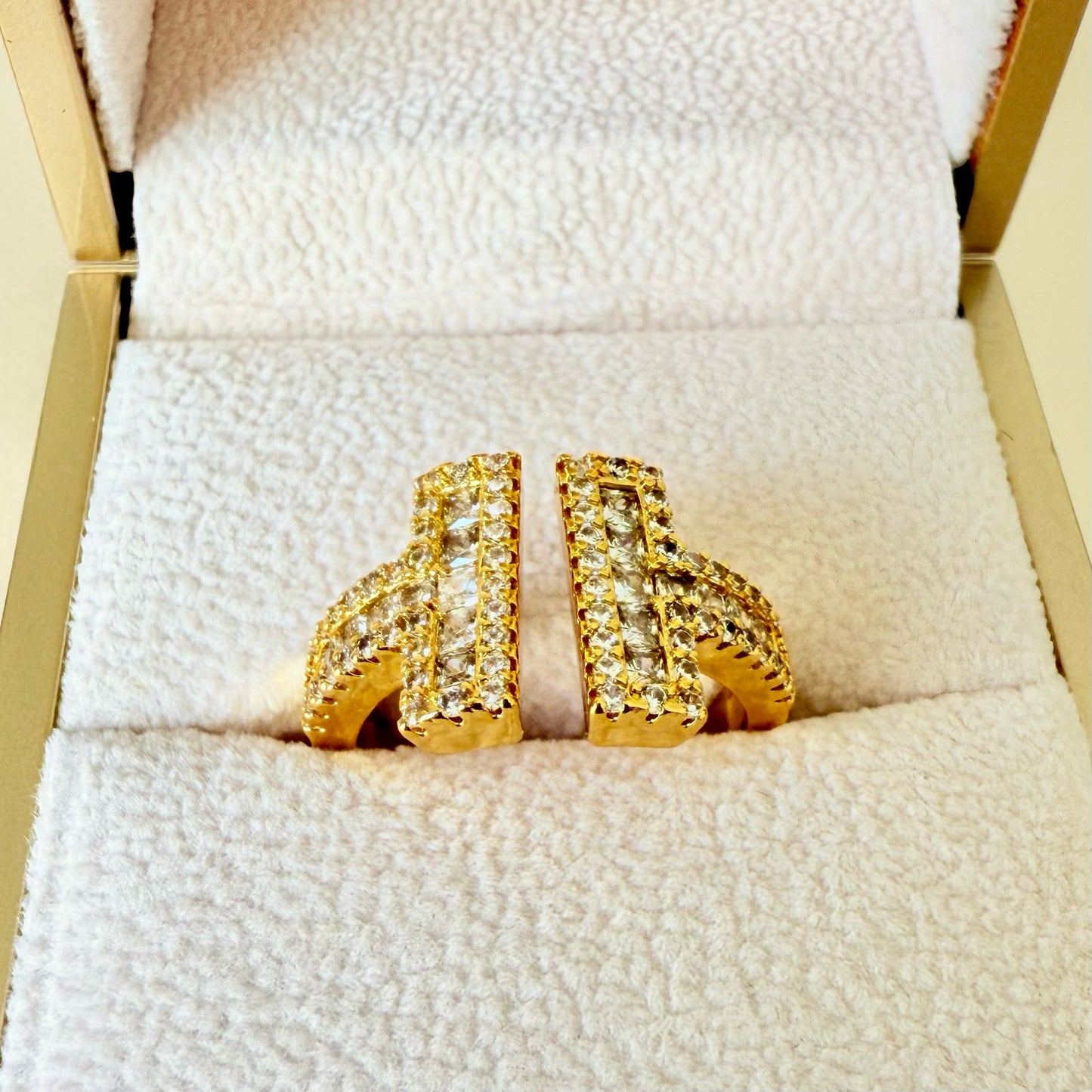 Ring size 7/9 - Gold zircon two sides ring
