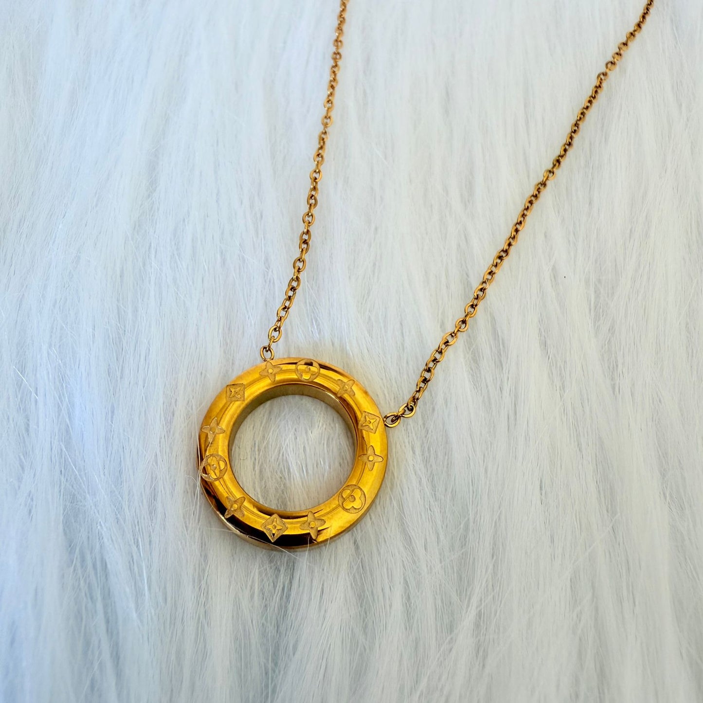Necklace - Stainless steel gold ring with drawers
