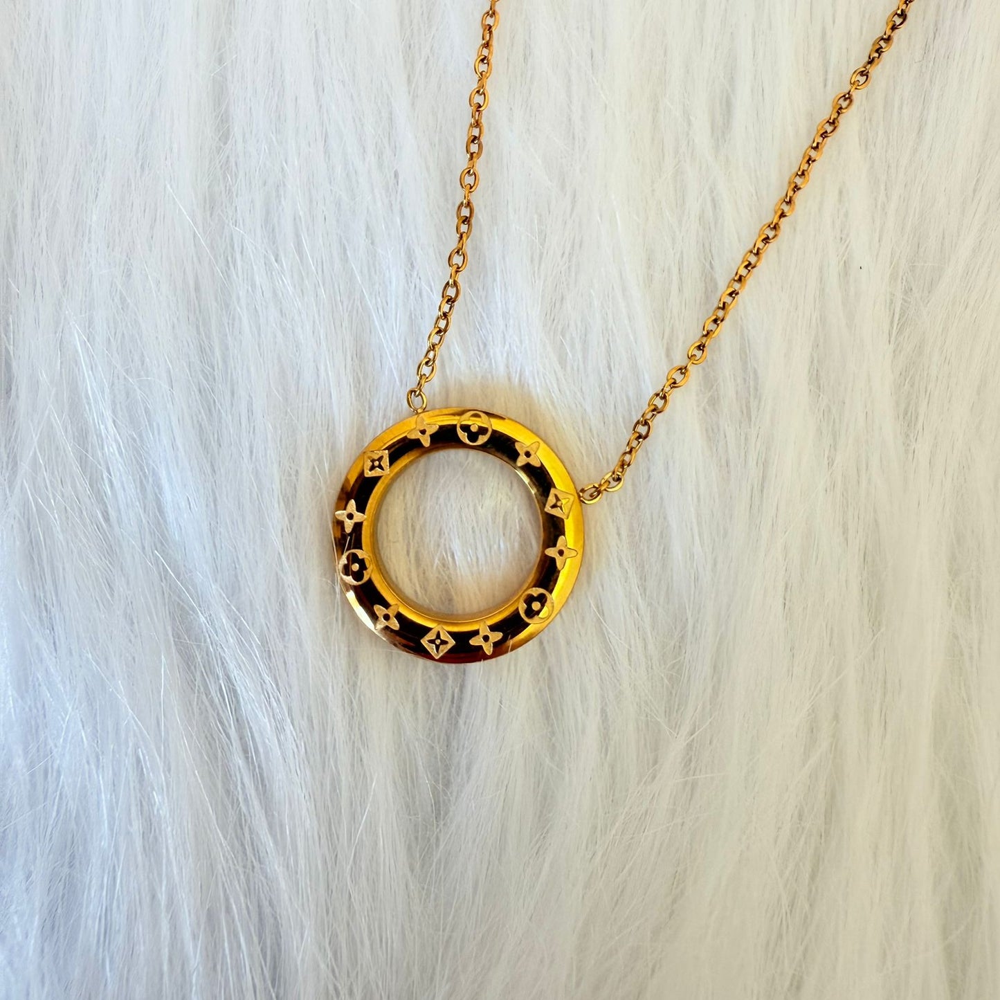 Necklace - Stainless steel gold ring with drawers