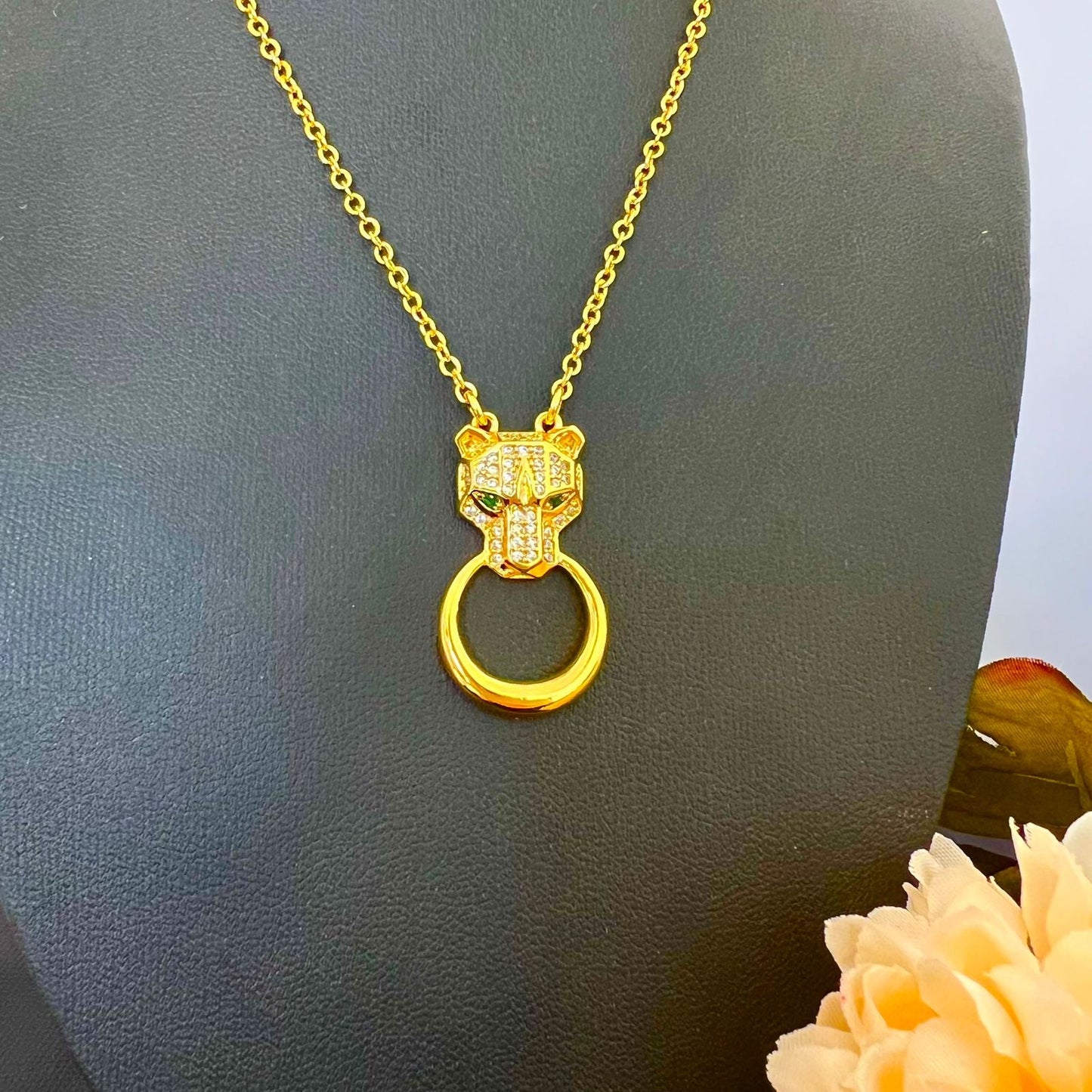 Necklace - Gold cat green eyes