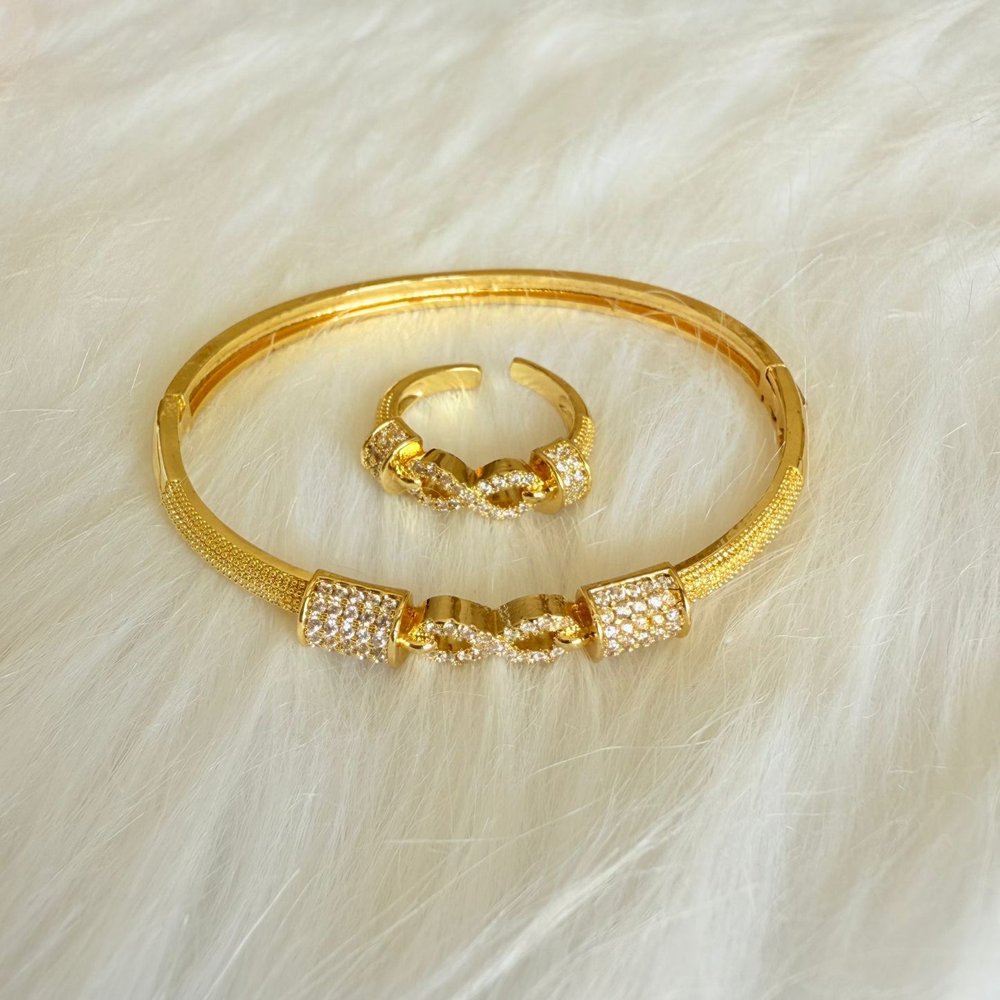 Set - 2 pieces bracelet and ring free size zircon infinity