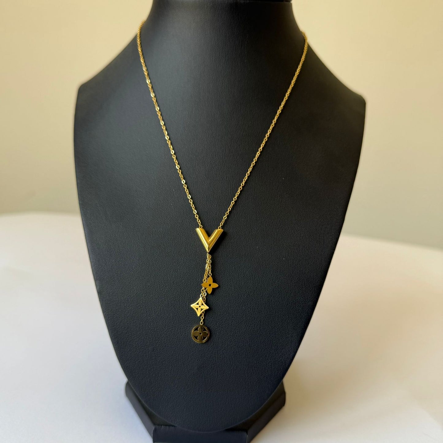 Stainless Steel- Gold necklace V with pendants