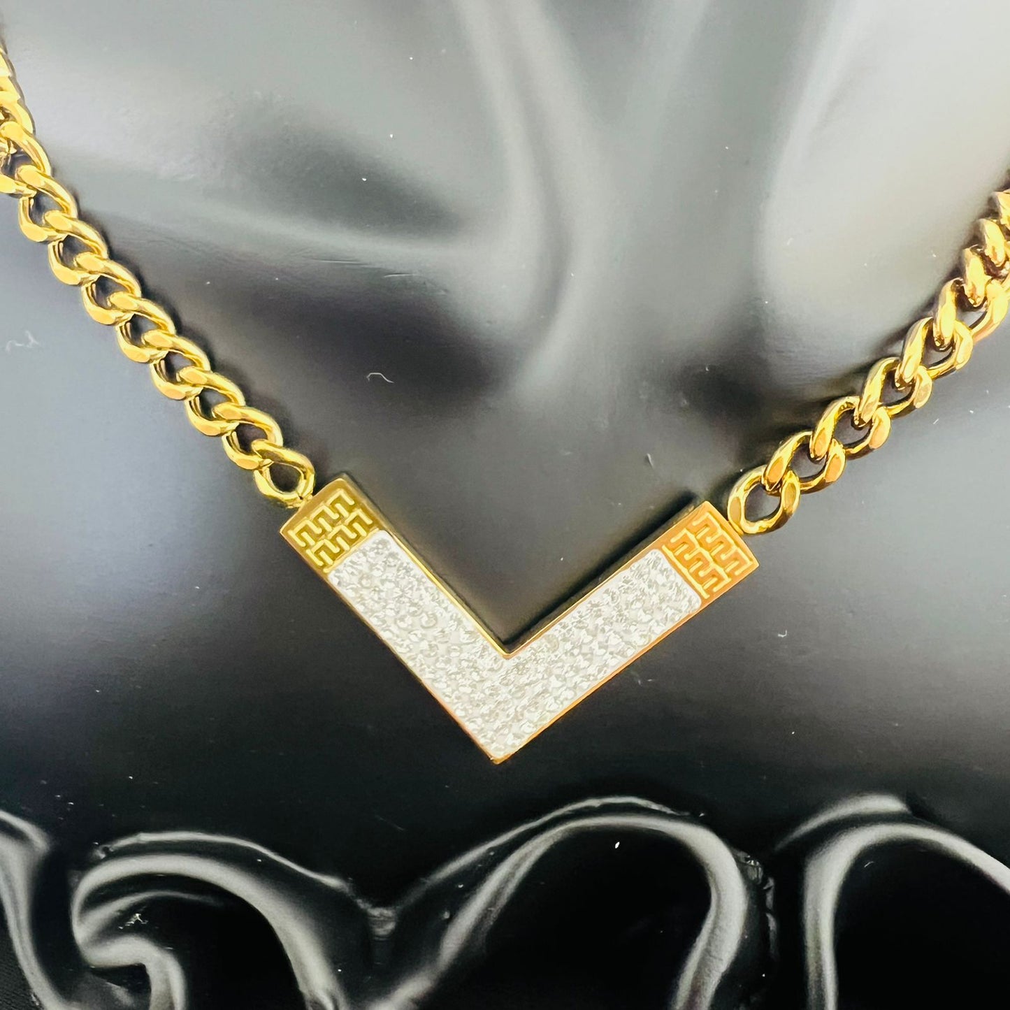 Necklace - Stainless steel big V zircon shape